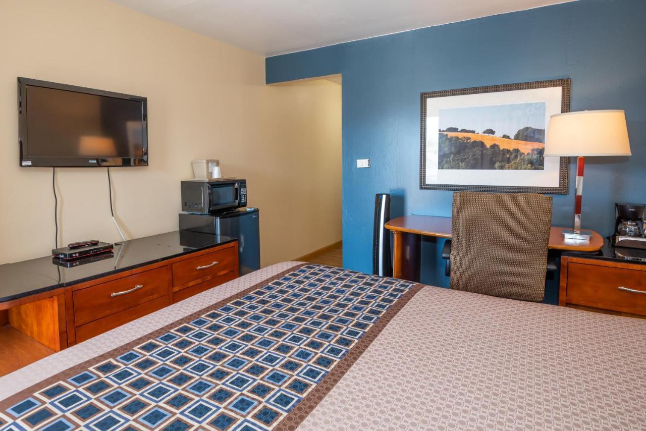 Riviera 2*