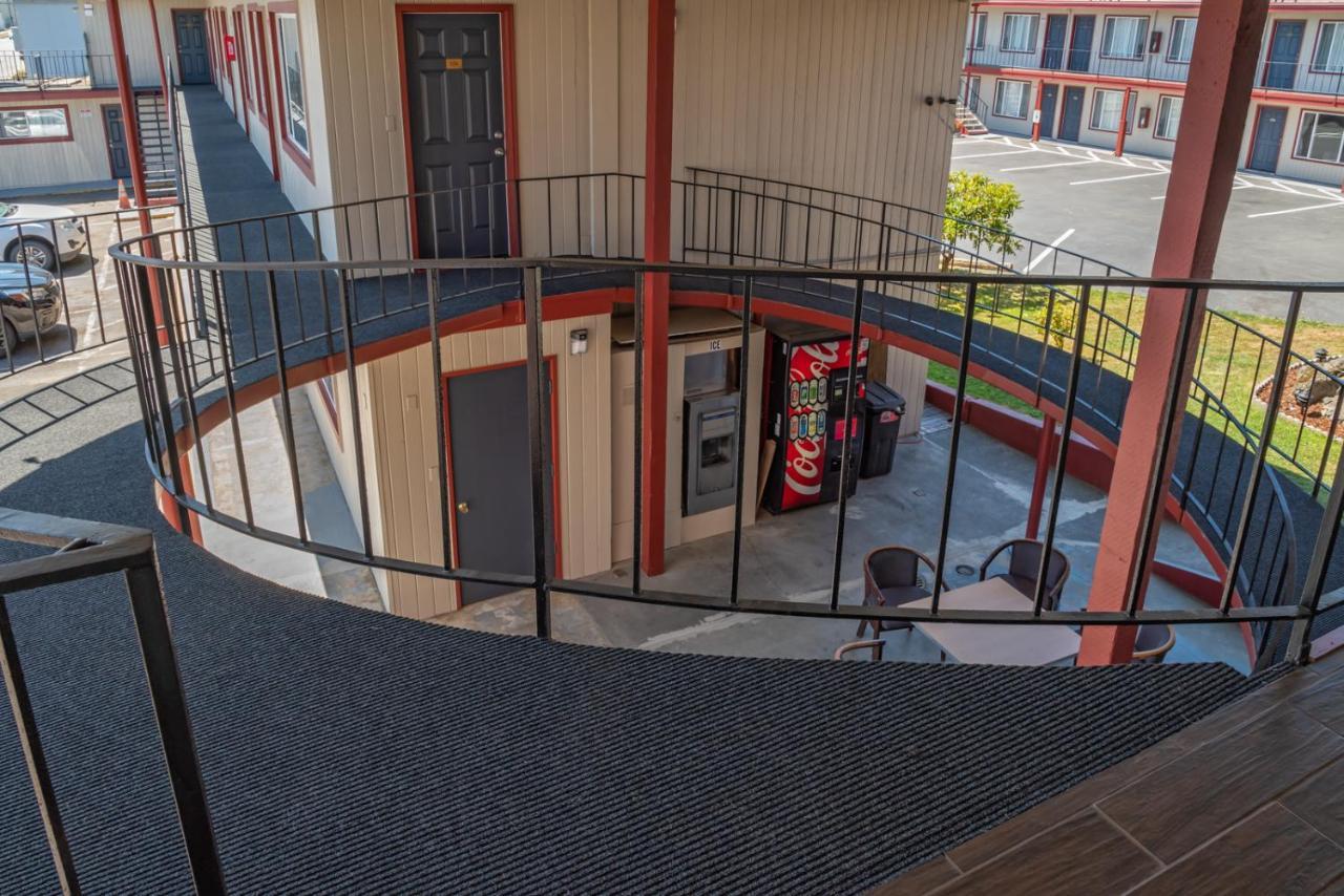 Riviera Motel 2*