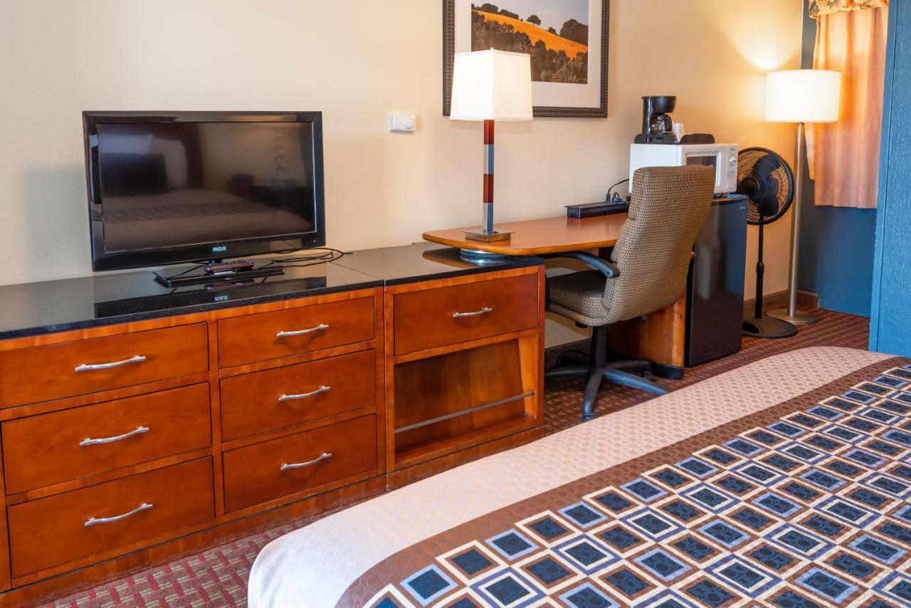 Riviera Motel 2*