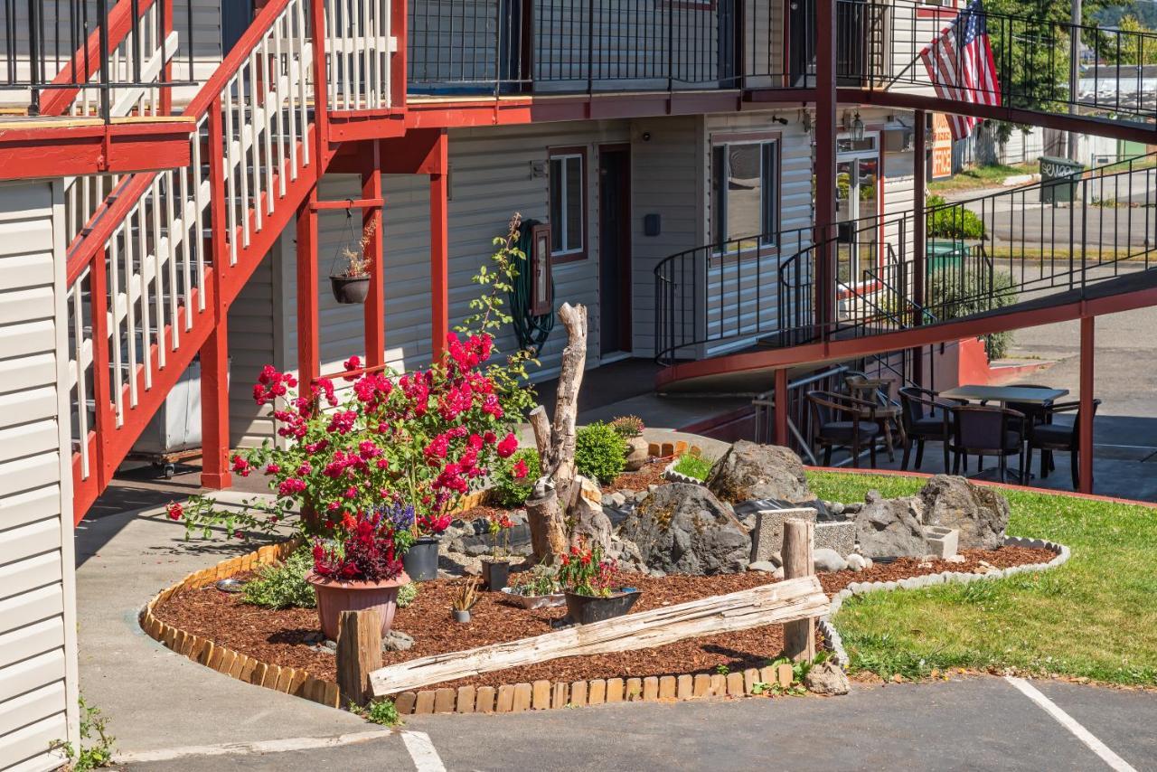 Riviera Motel