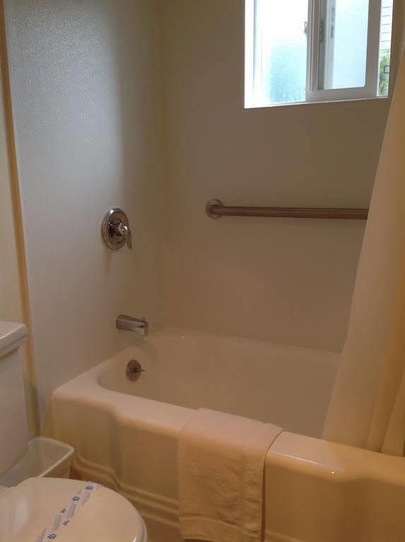 Riviera Motel 2*