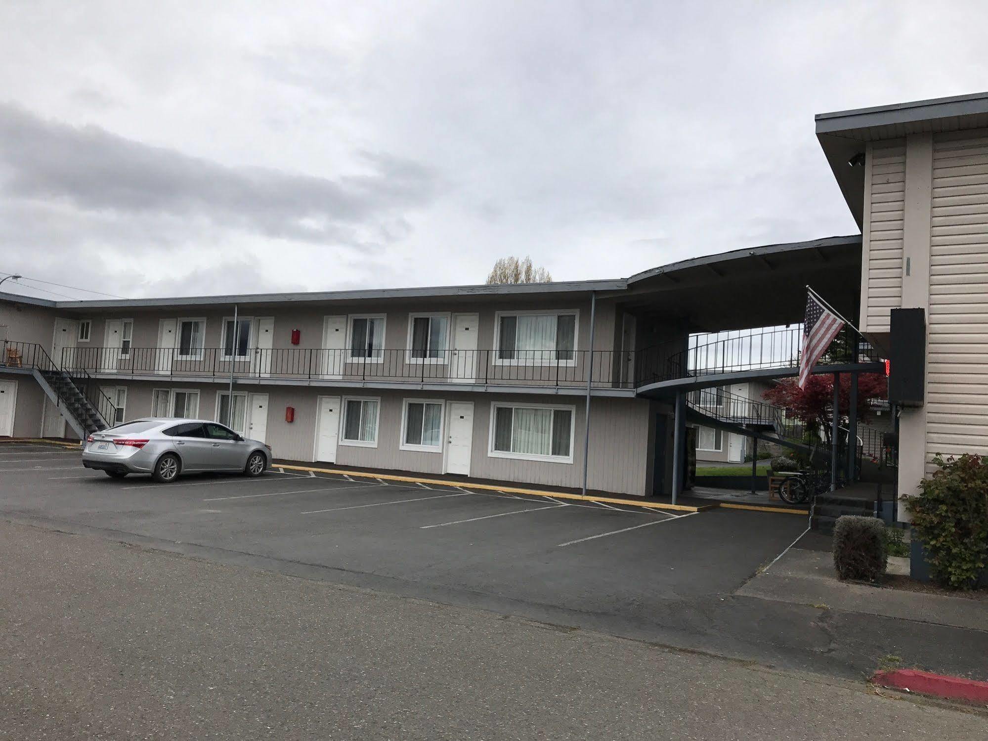 Riviera Motel