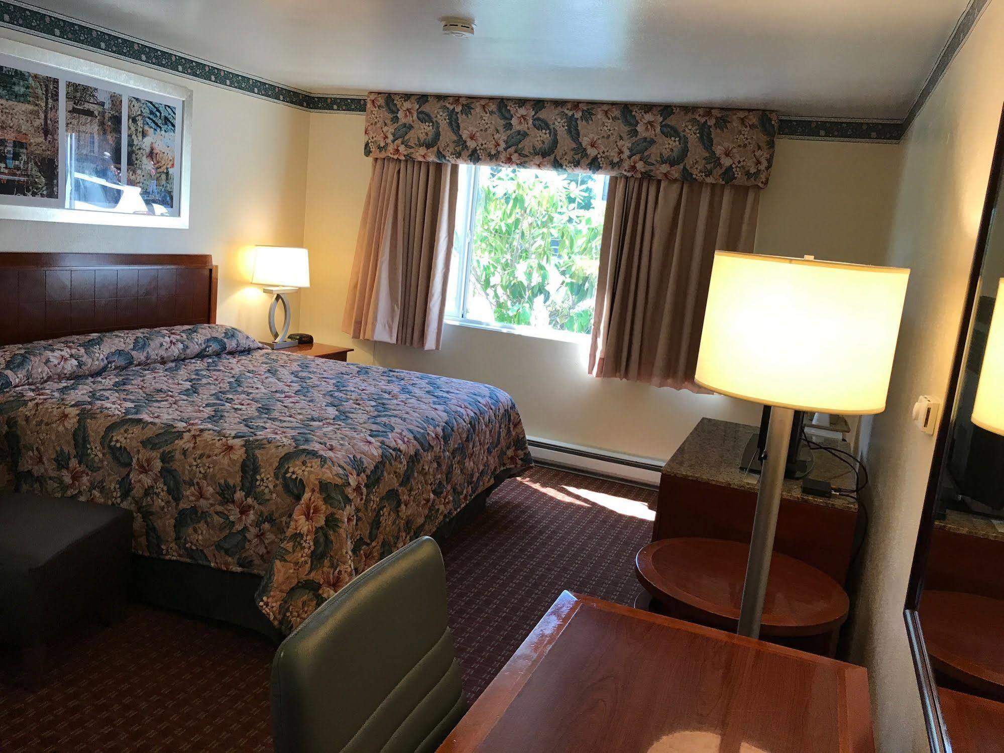 Riviera Motel 2*