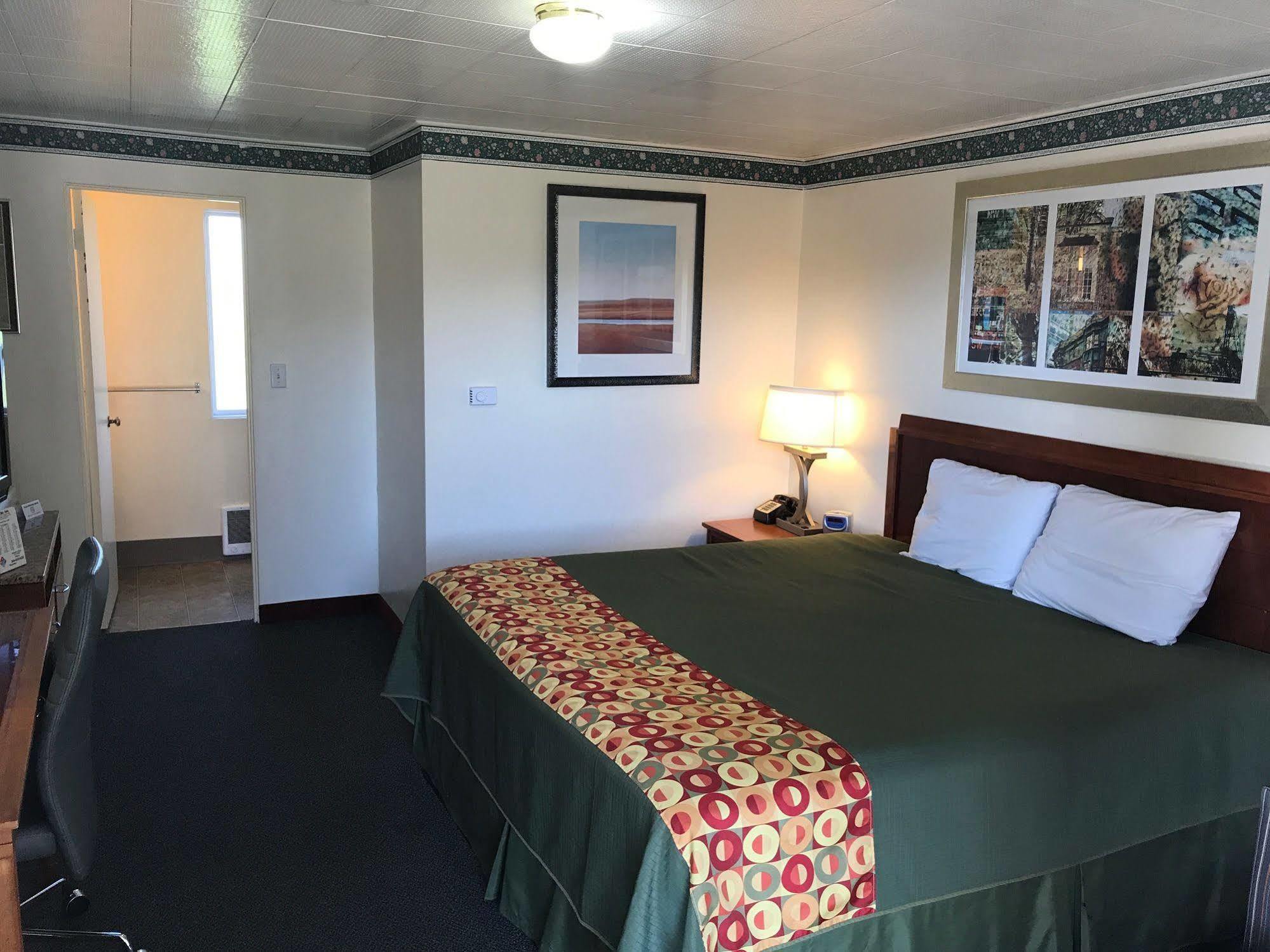 Riviera Motel